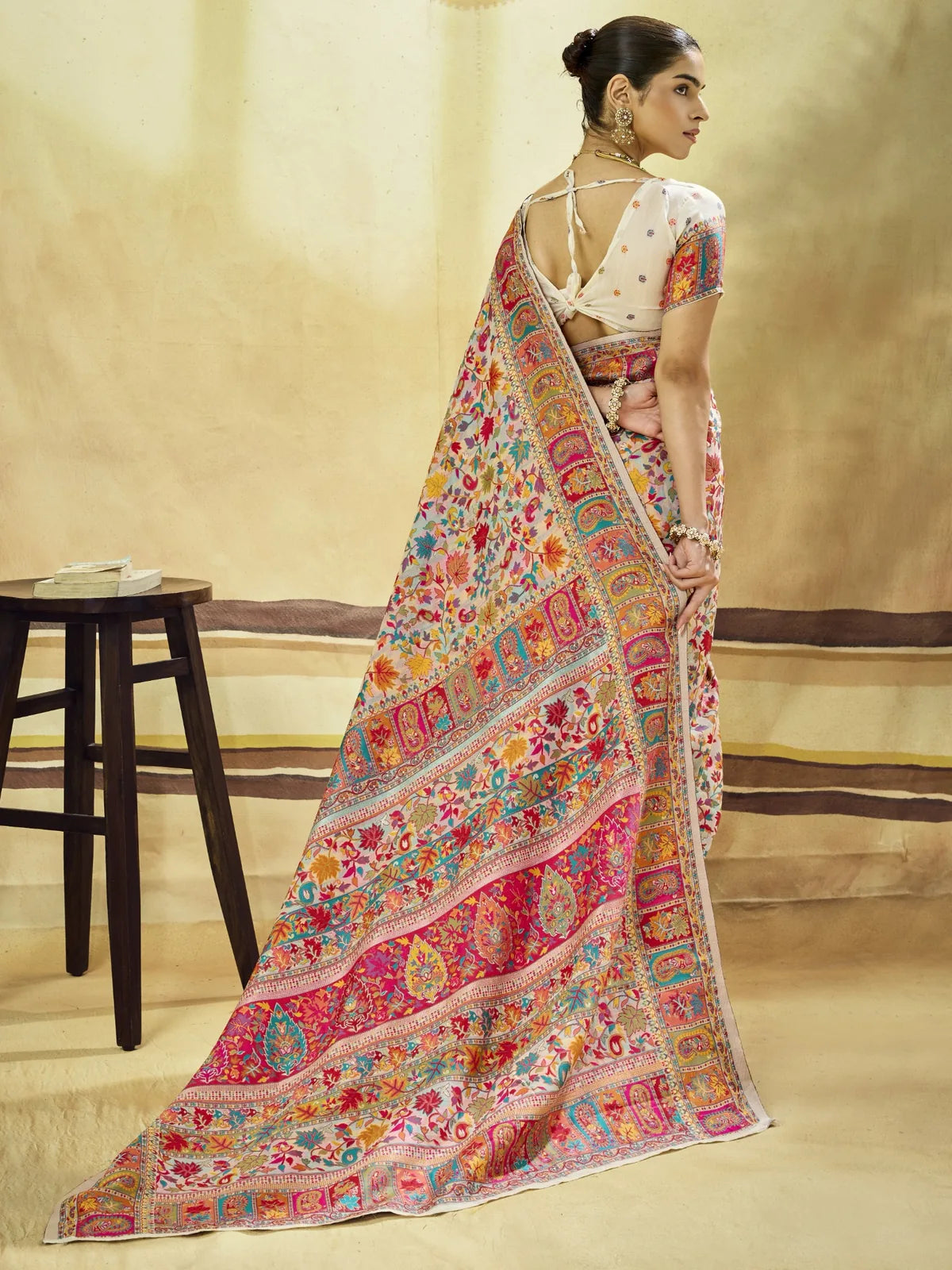Tarani Harshika beige modal cotton pashmina saree back view highlighting pallu and blouse