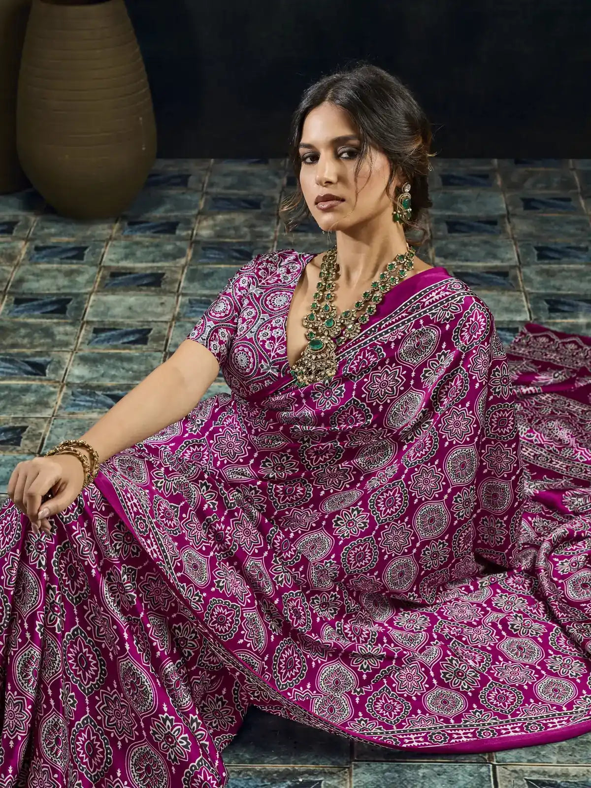 Tarani Shubhangi magenta Modal Satin Ajrakh print saree pallu and border view