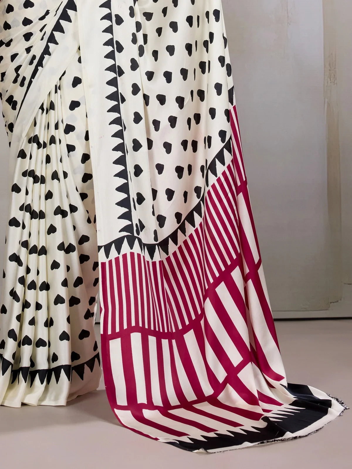 Tarani modal satin saree pallu with bold wine red and black stripe pattern