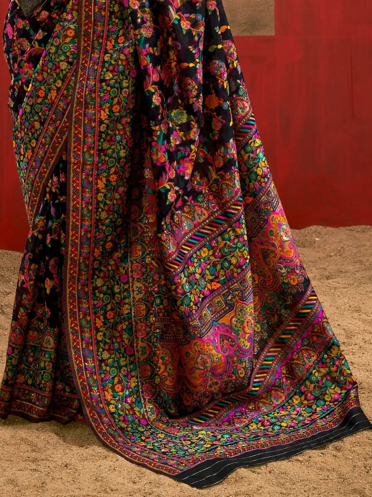 Tarani premium black floral model cotton saree with vibrant border detailing perfect for festive occasions