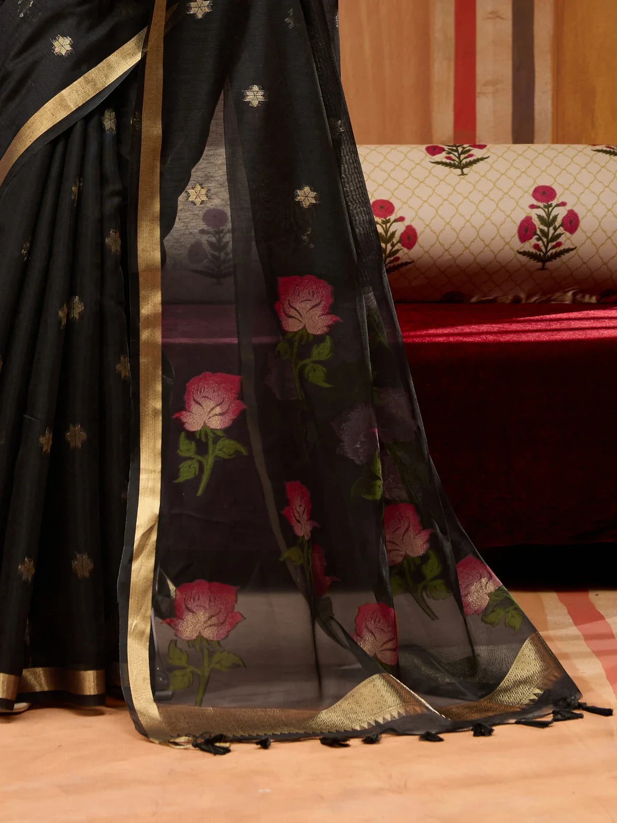 Tarani kshitivika Black Cotton saree close up view for festive party and wedding wear