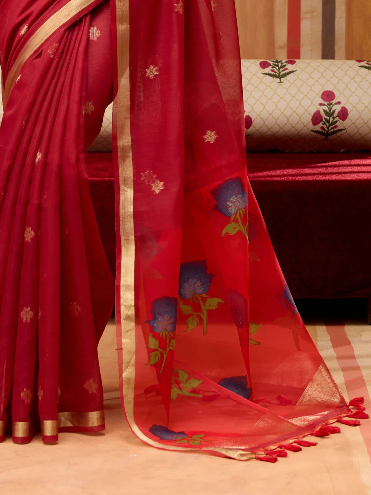 Tarani shivapriya Red Cotton saree close up view for festive party and wedding wear