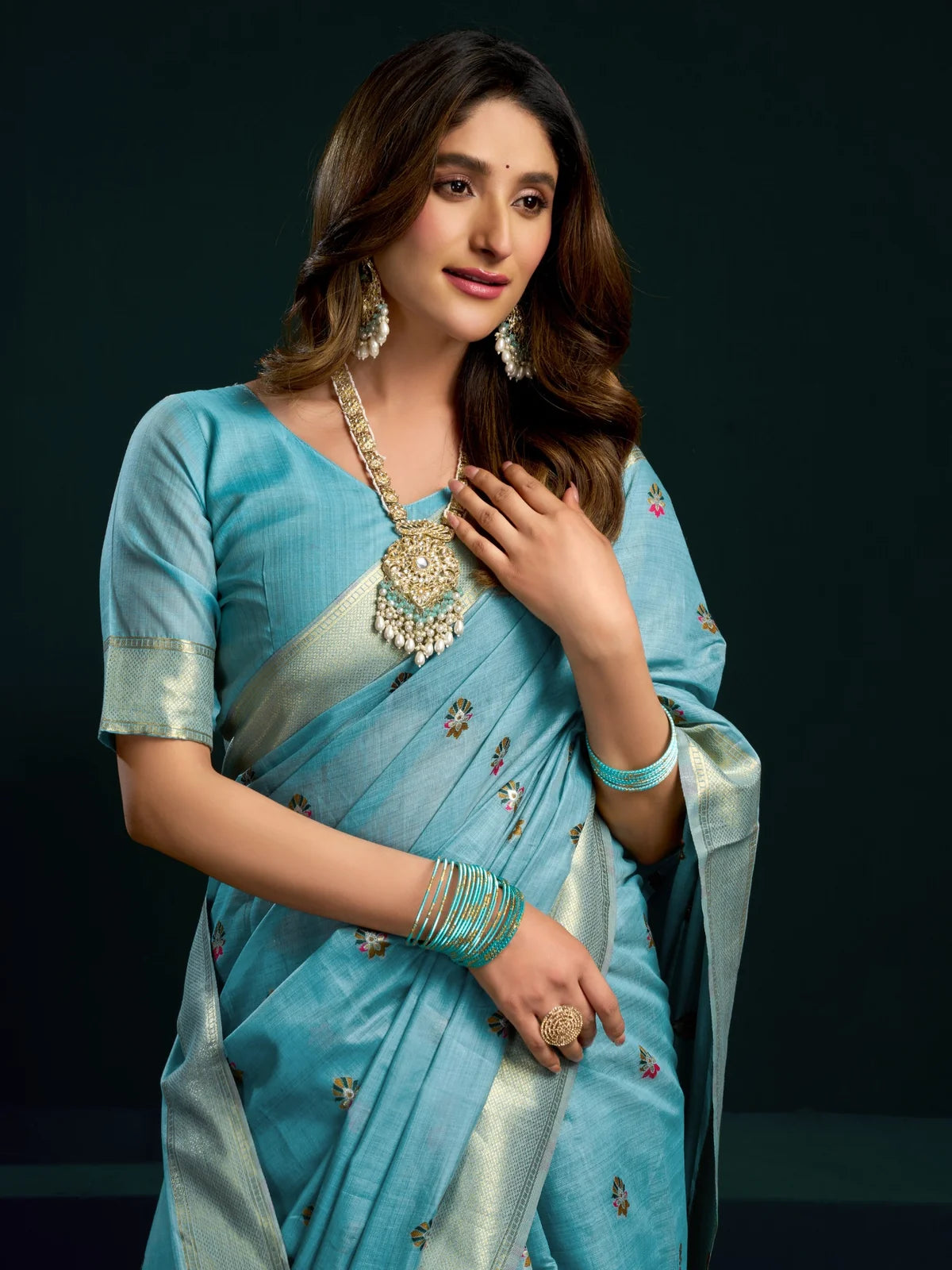 Tarani sky blue Munga Cotton Mina Work saree pallu view with floral mina design and zari border