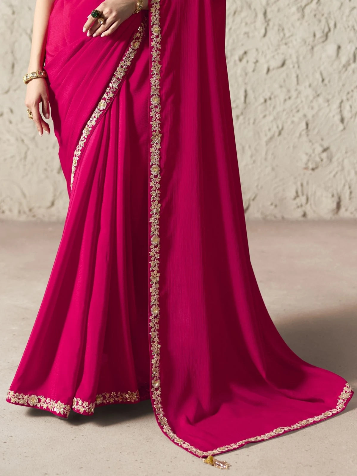 Tarani magenta organza saree pallu closeup with sequins embroidery border detailing