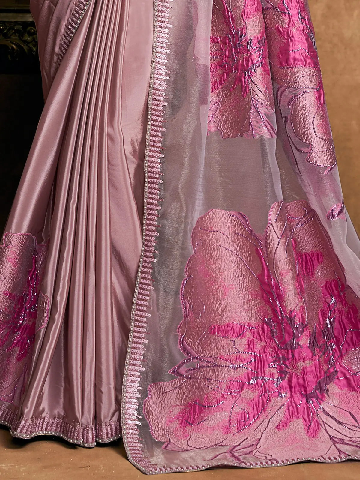 Tarani Shirina pallu view dusty pink saree with floral jacquard weave and embroidered border