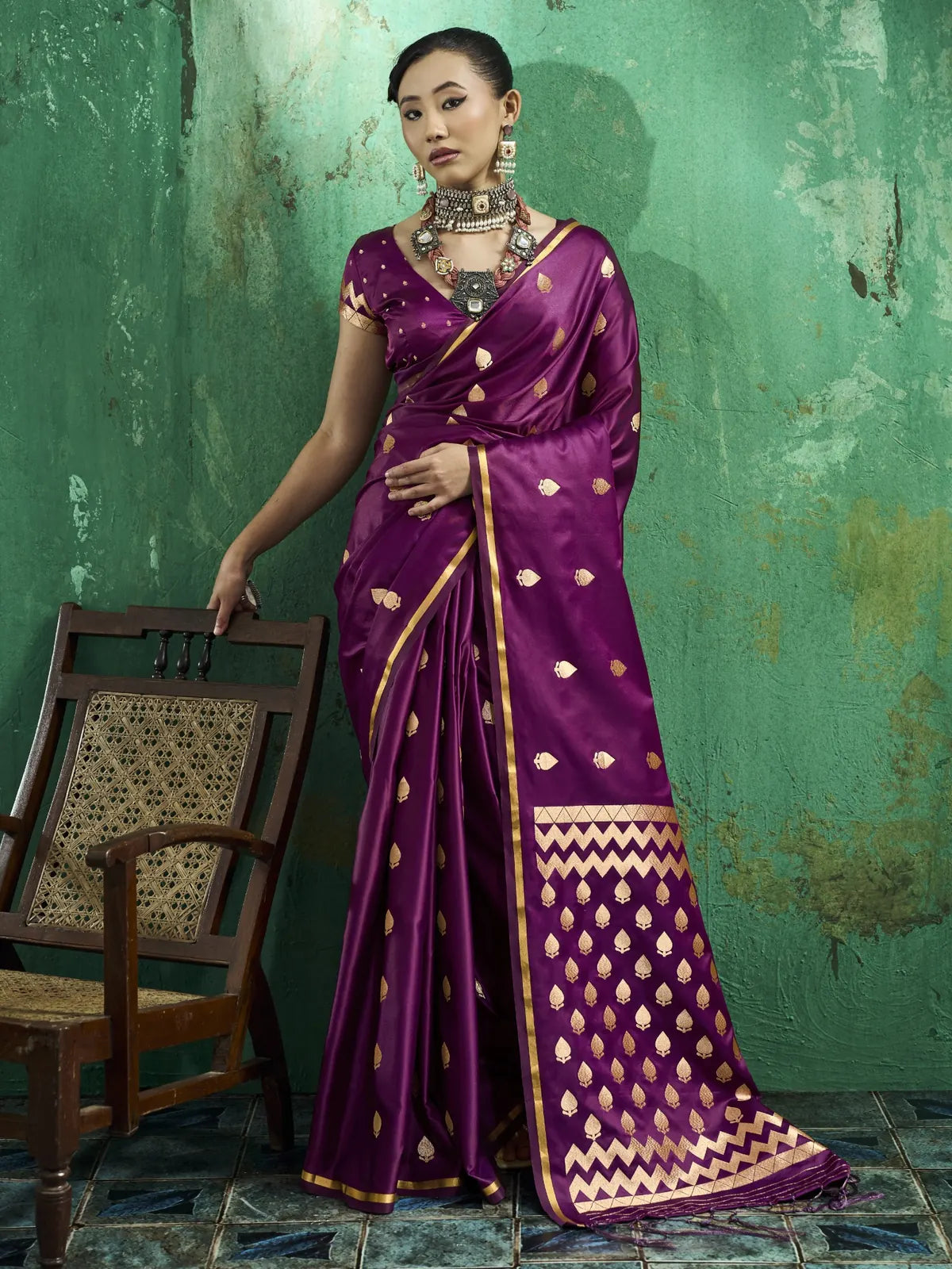 Tarani purple pure satin handloom saree full view with woven motifs