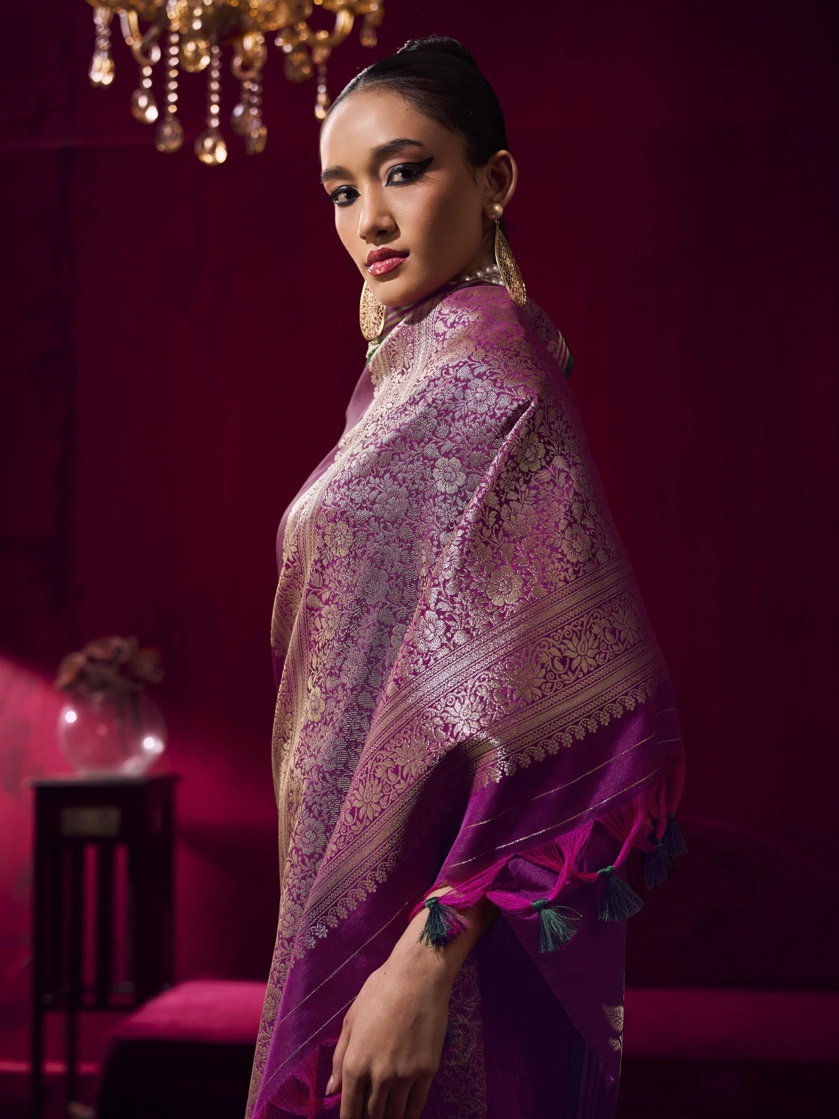 Tarani purple handloom weaving silk saree pallu view with rich woven border detailing