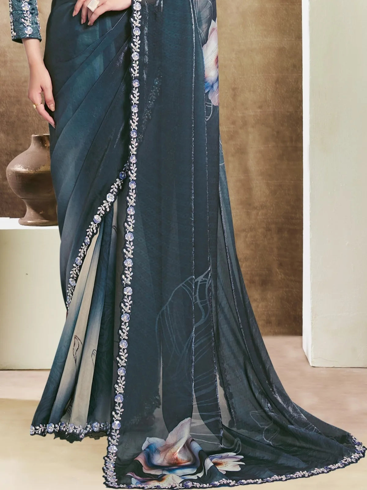 Tarani Nainika grey Satin silk saree pallu view with digital abstract print and embellished border