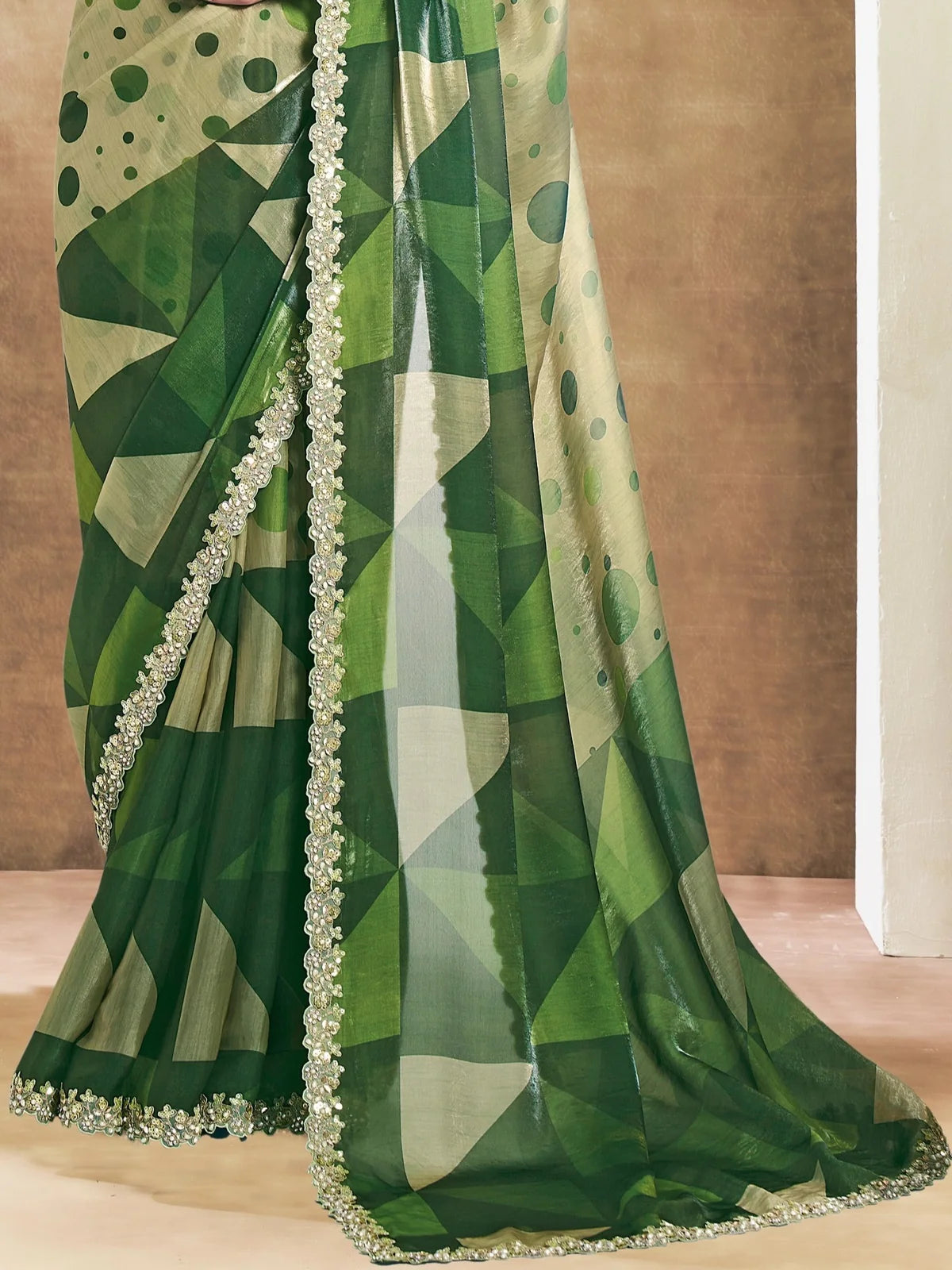 Tarani Madhavi green abstract print saree pallu and border detailing close view