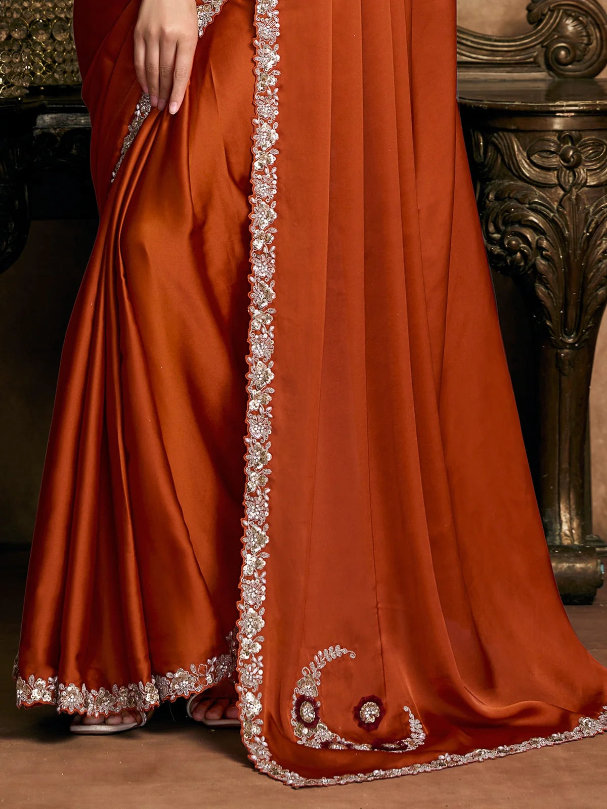Tarani Ravina pallu view with embroidered border floral applique and embellished detailing