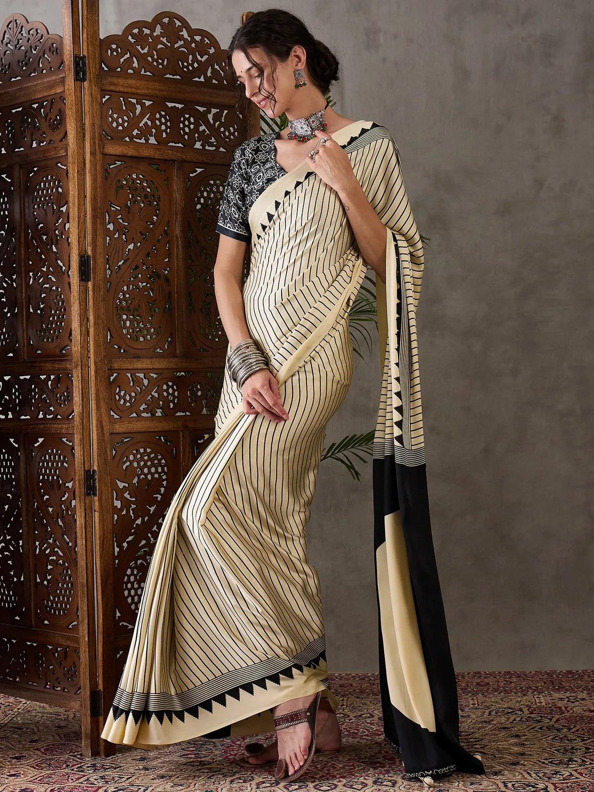 Tarani printed party wear saree front view with contrast blouse