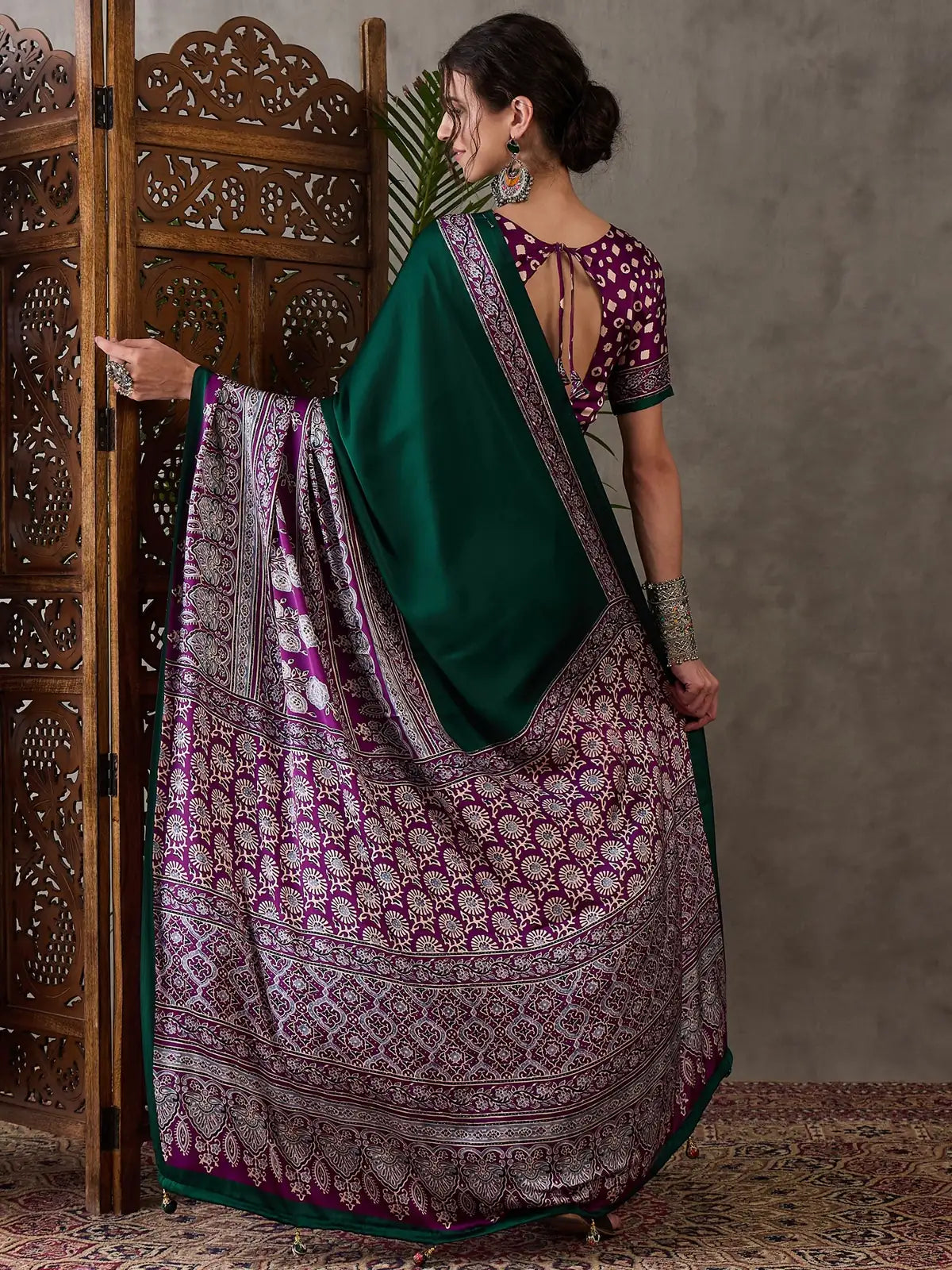 Tarani Sujata saree back view showcasing pallu design