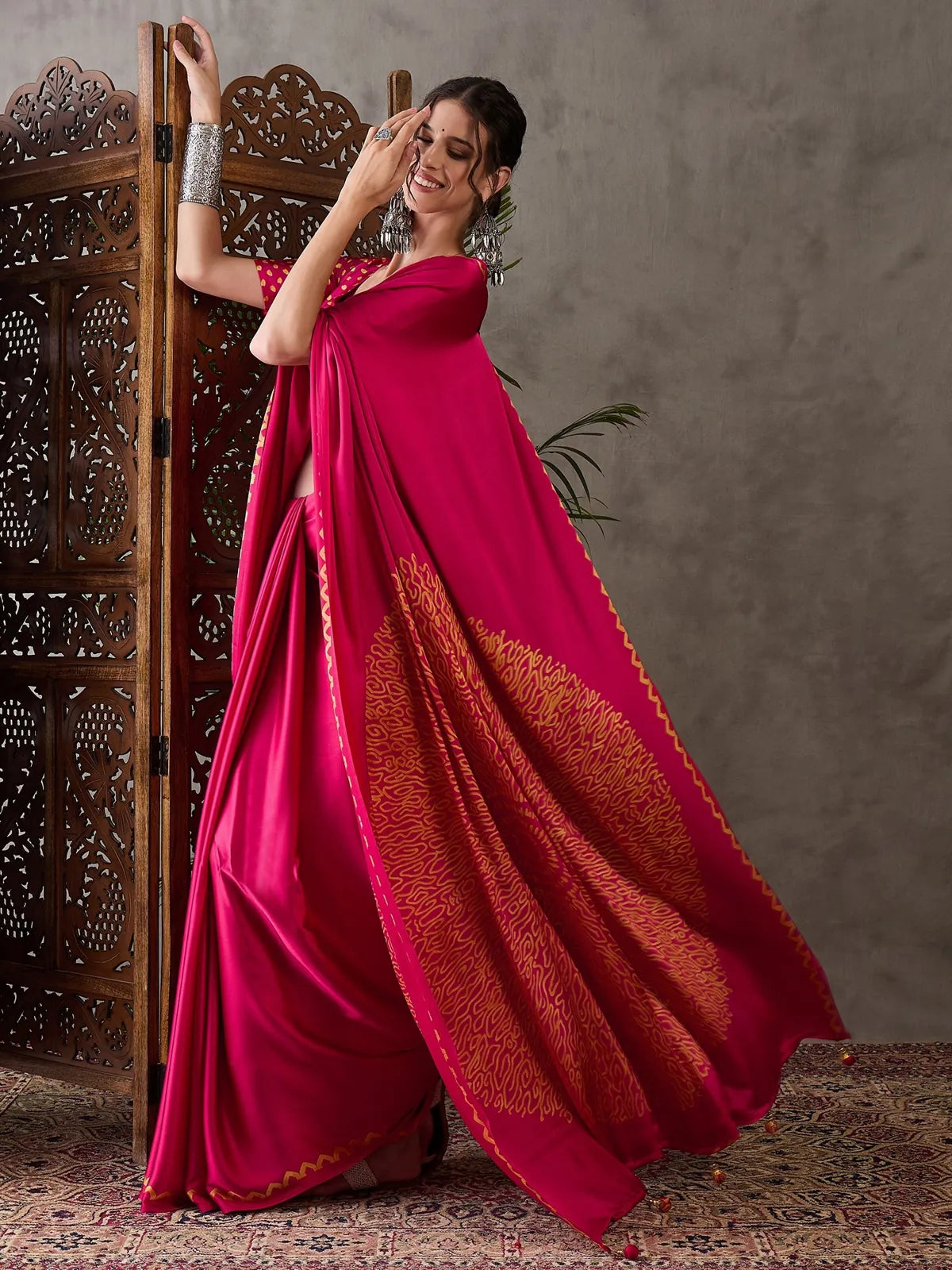 Tarani magenta semi modal satin saree pallu view with decorative printed artwork