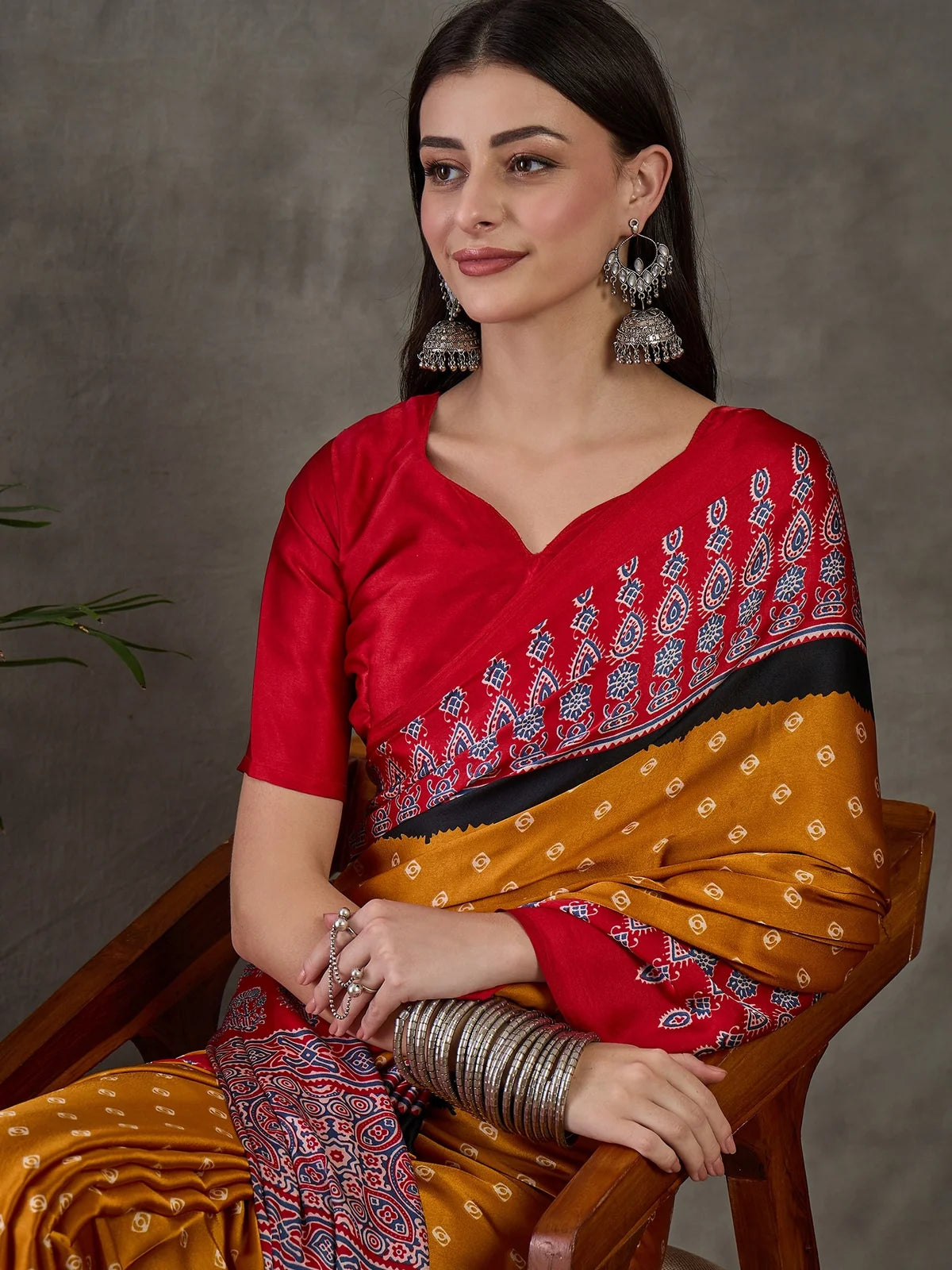 Tarani Aashini semi modal satin saree closeup showing blouse and border details