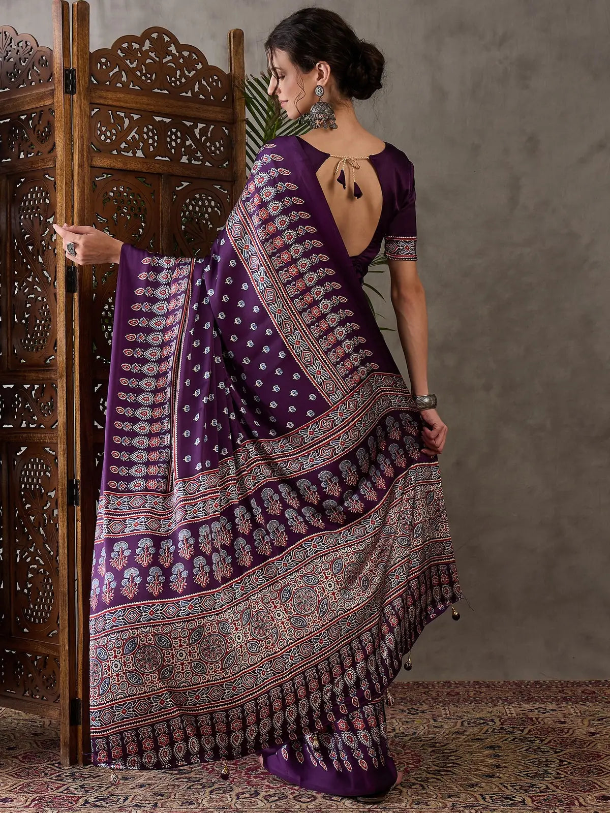 Tarani Pravika printed saree back view showing pallu and blouse design