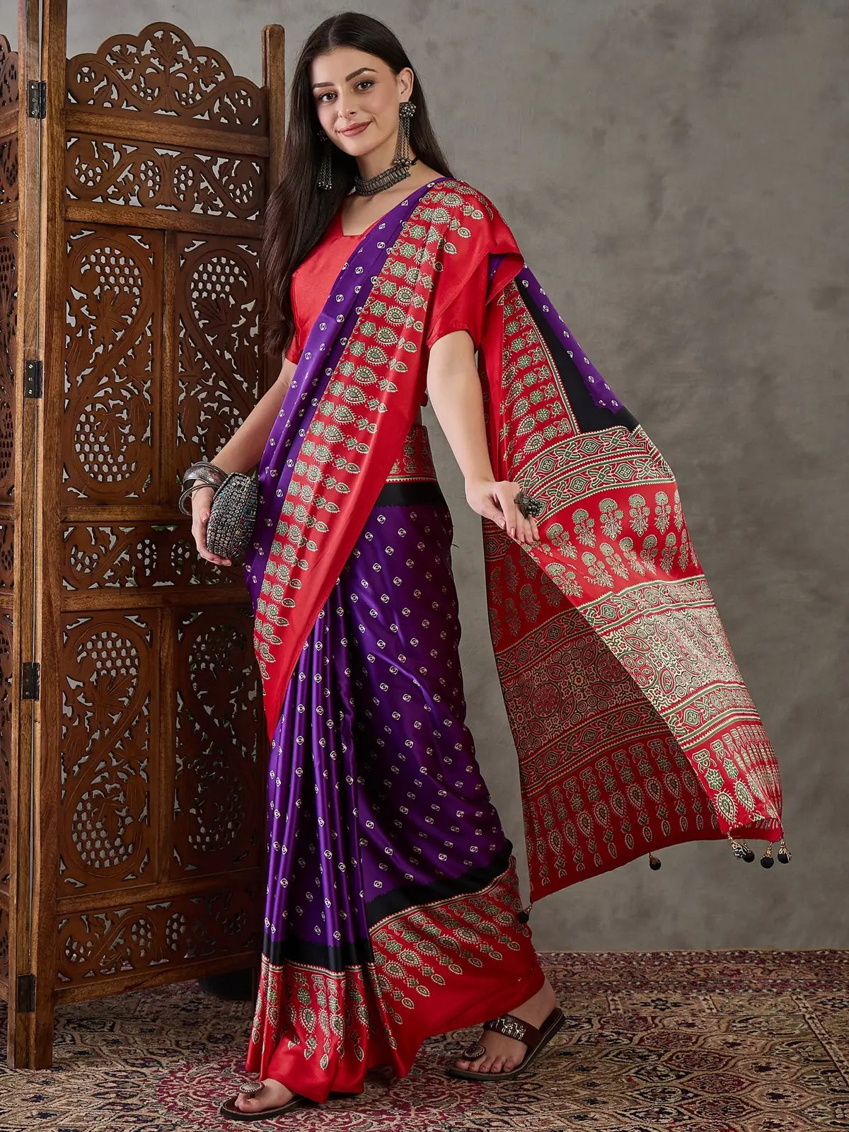 Tarani Pankaja purple printed saree front view festive wear