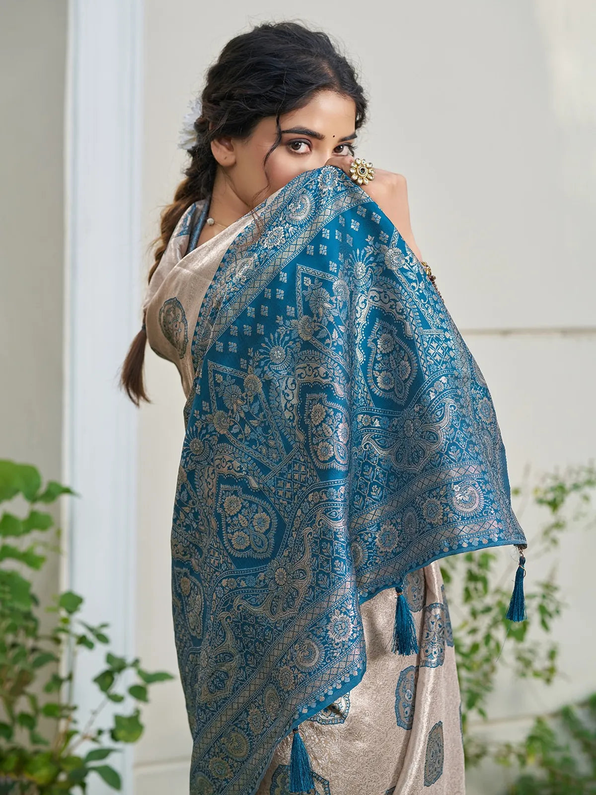 Tarani Bhagya blue silk blend saree pallu view with intricate woven artistry