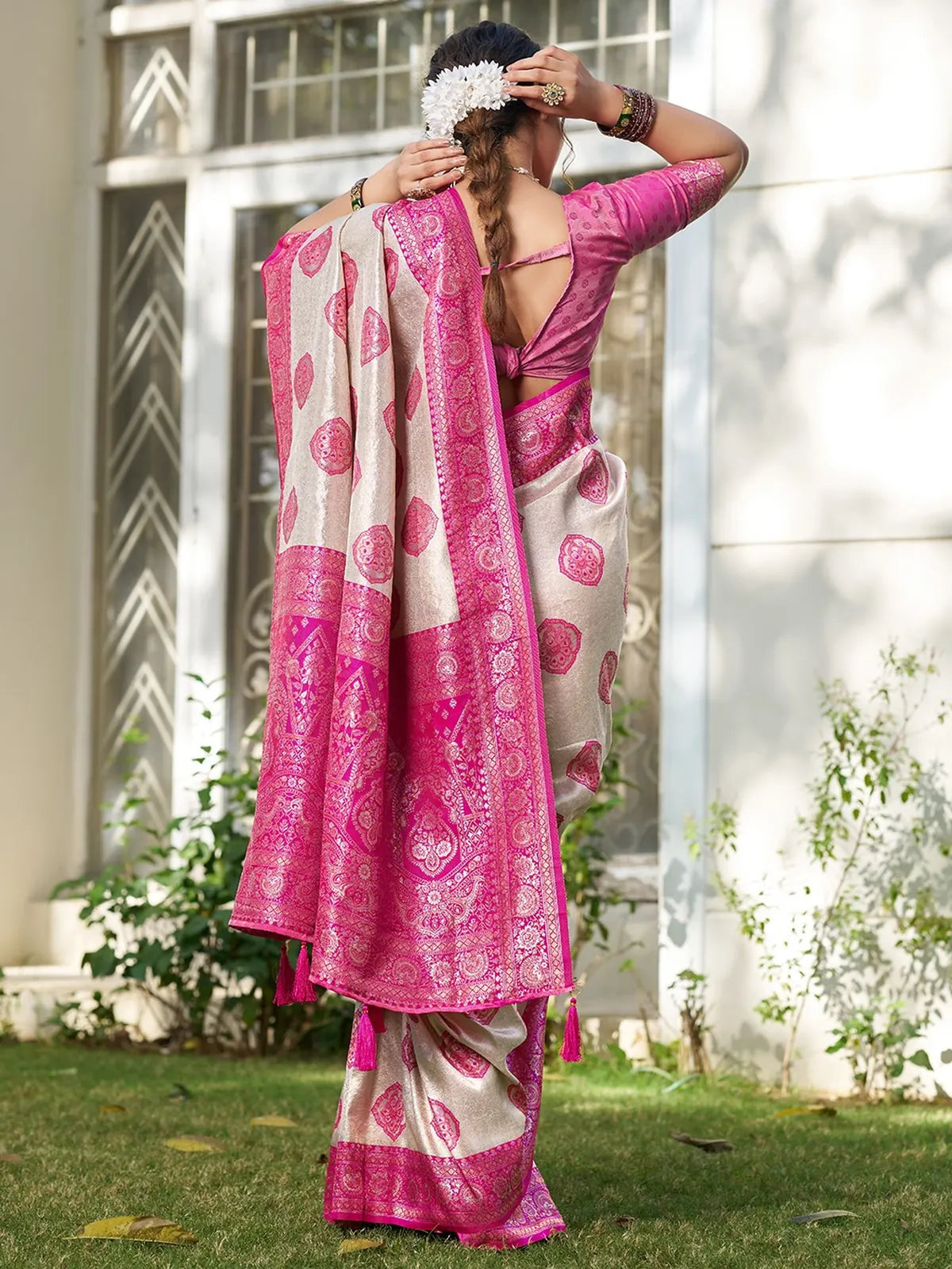 Tarani Saloniya pink silk blend saree back view with blouse back design and elegant pallu fall