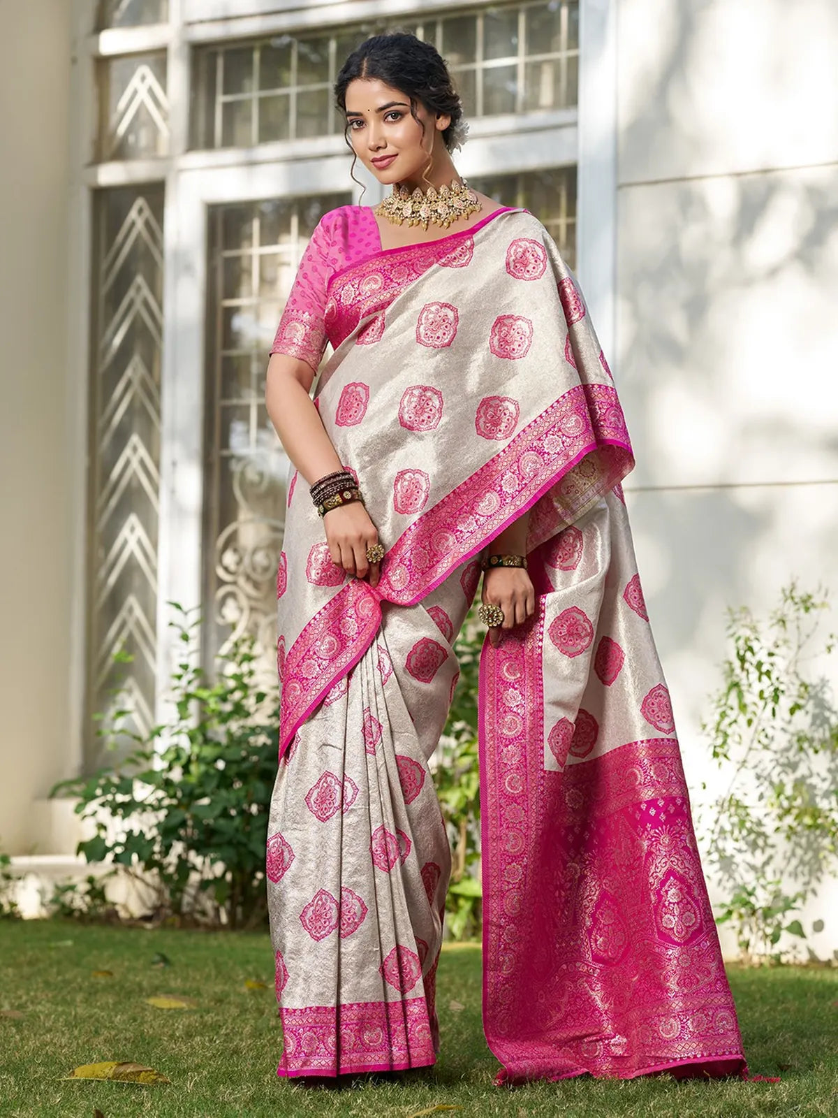 Tarani Saloniya pink silk blend saree front view with graceful drape and festive wedding styling