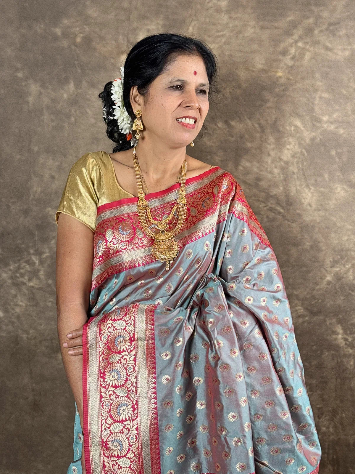 Tarani grey woven silk saree upper body view with zari pallu traditional style