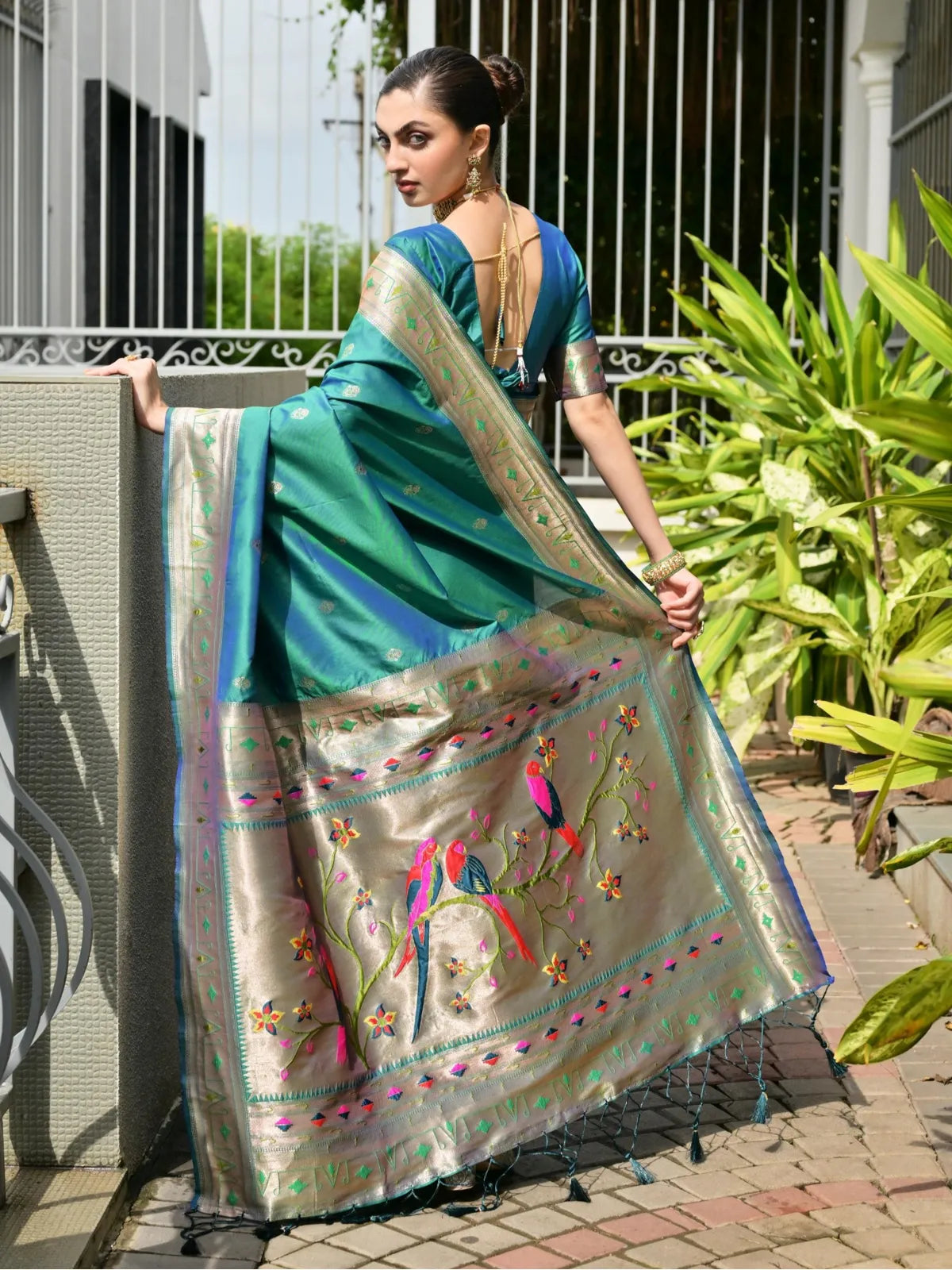 Tarani back view showing elegant fall and paithani style woven border design