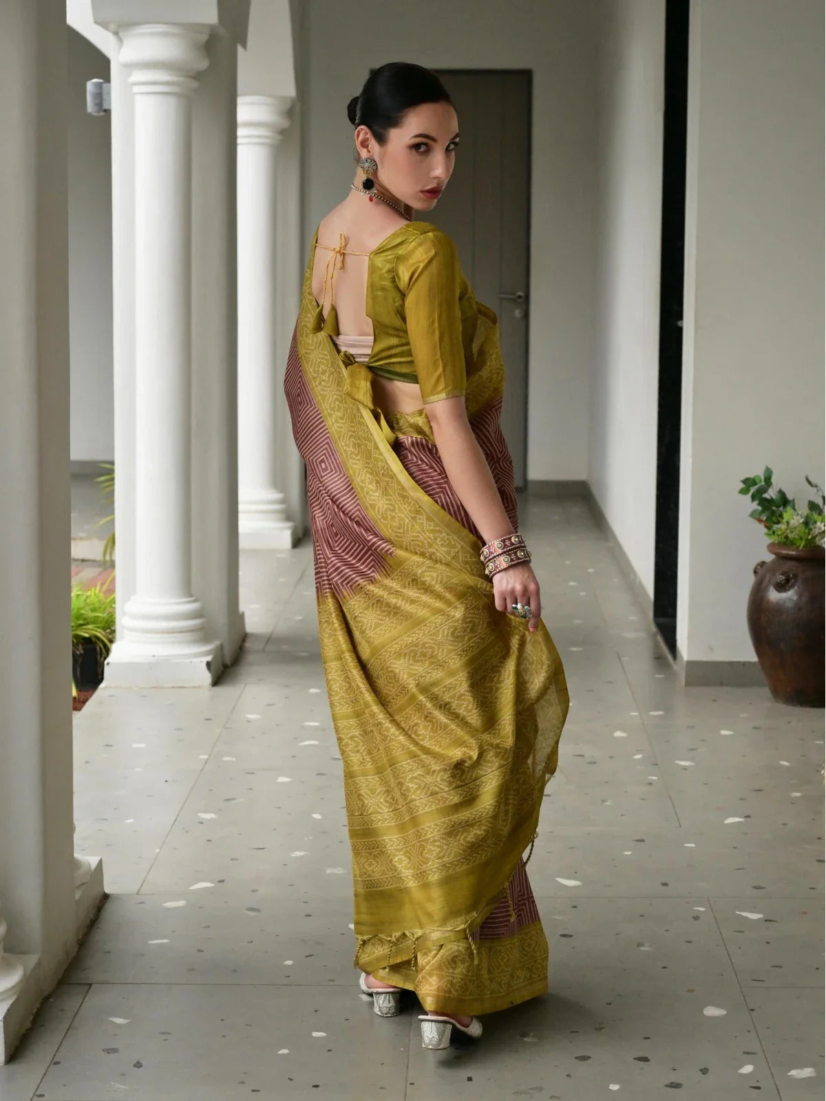 Tarani sajala Green Silk saree drape detail view for festive party and wedding wear