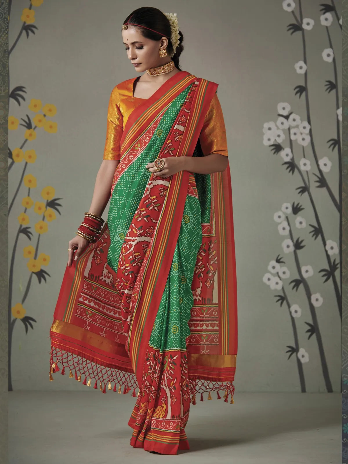 Tarani Tusser silk saree in green with Kalamkari print and Patola pallu full view