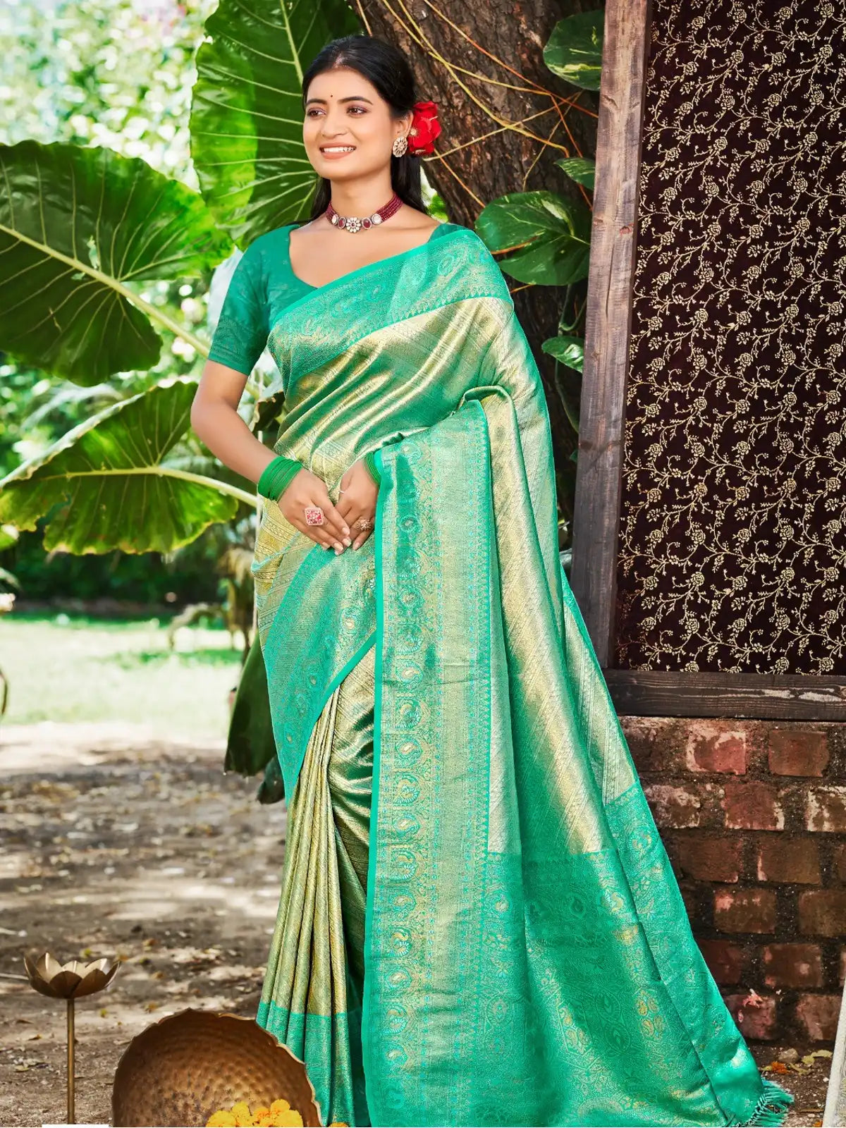 Tarani green Kanjivaram silk saree with weaving work full view