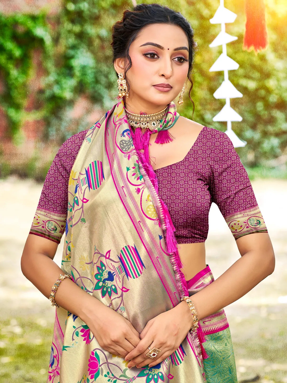 Tarani green Kanjivaram silk saree upper body view showing woven blouse and Paithani pallu