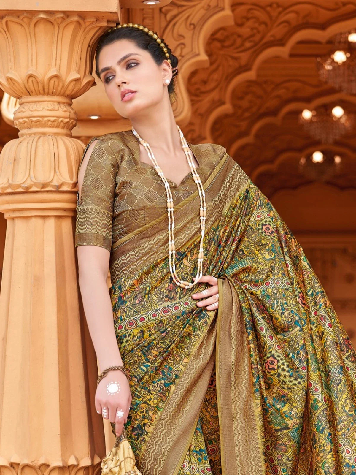 Tarani green silk saree upper body view showcasing blouse and pallu detailing