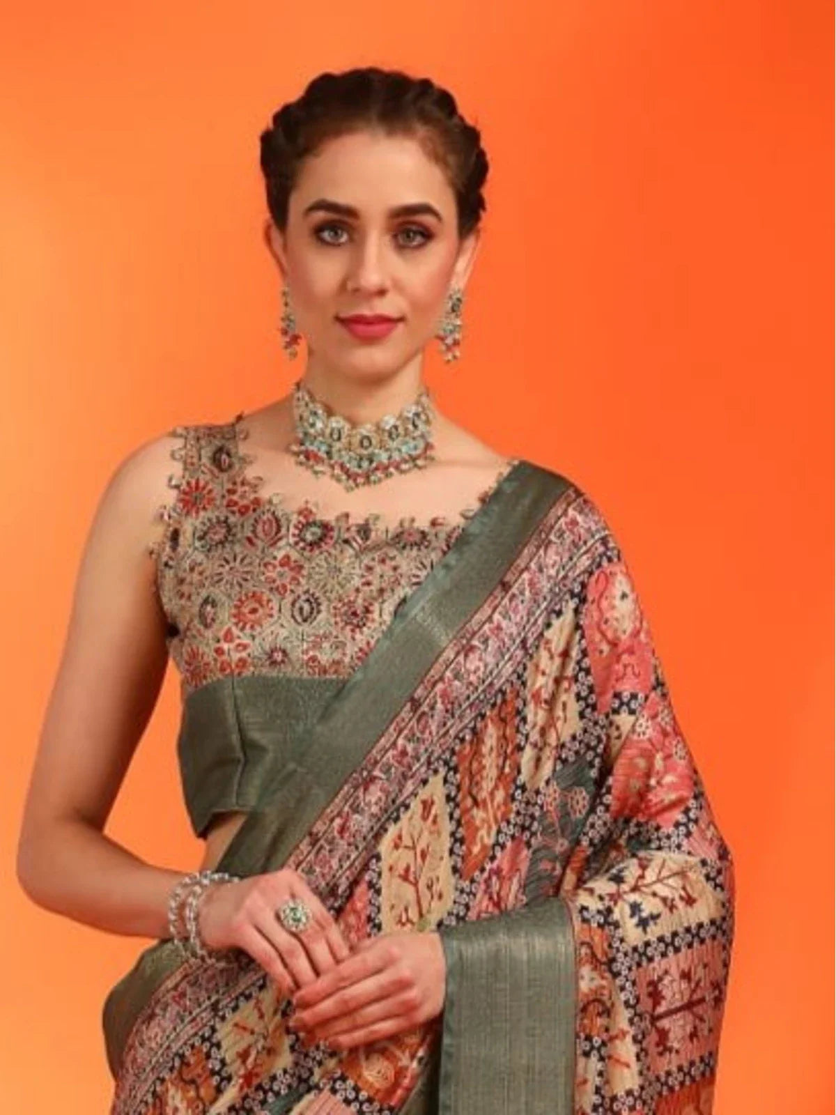 Tarani green silk saree close-up of blouse and neckline design