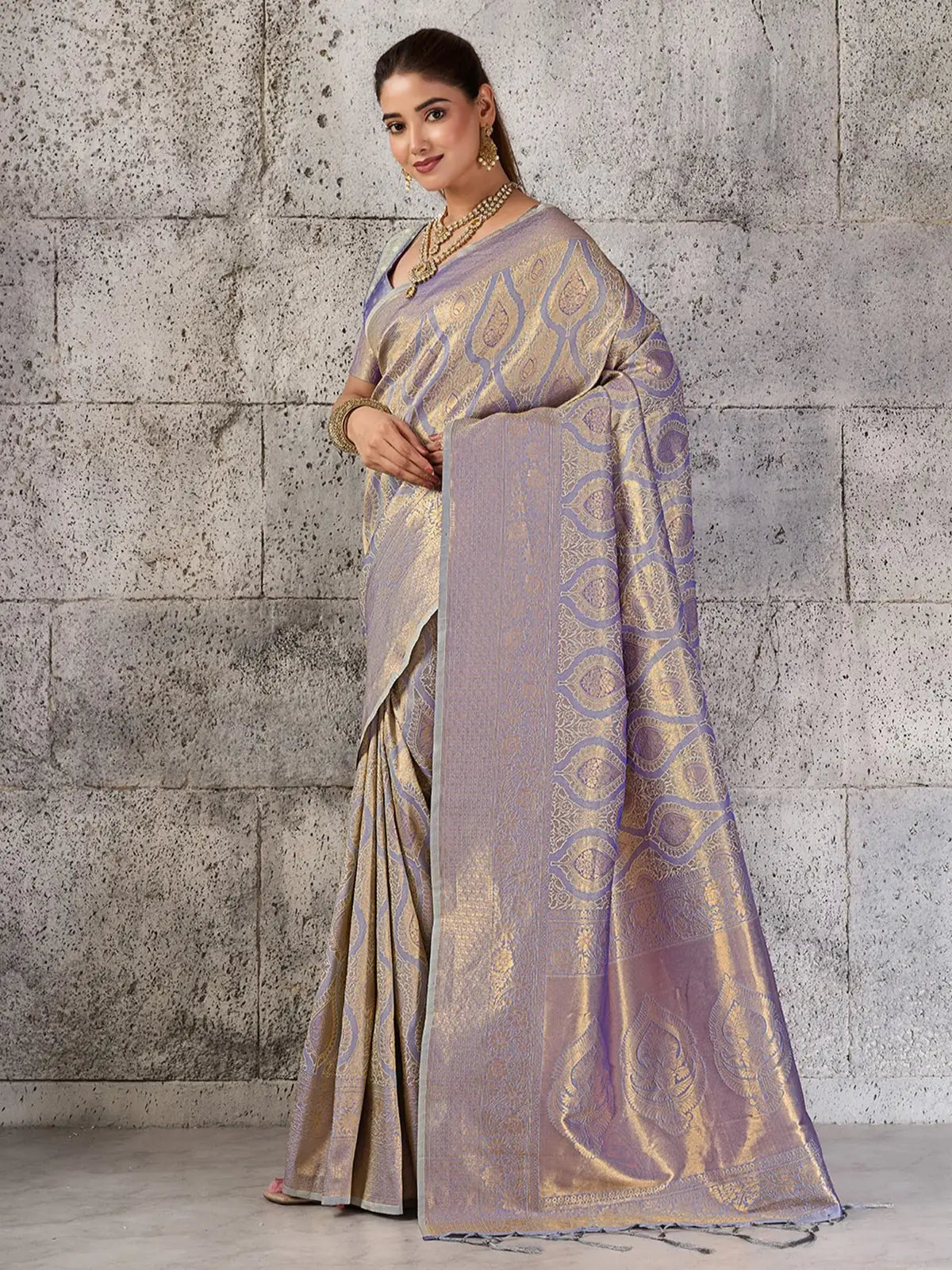 Tarani lavender Kanjivaram Silk Blend saree front pose showcasing intricate gold zari weaving and pallu