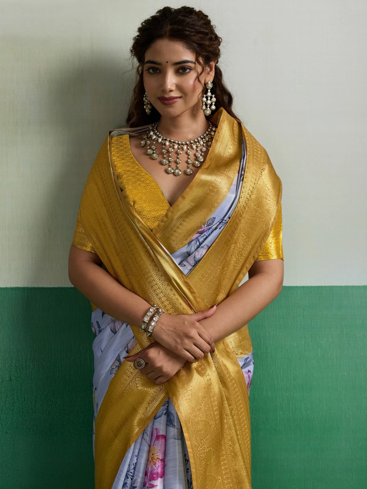 Tarani upper body view of Pure Kanjivaram Tissue Silk lavender floral saree