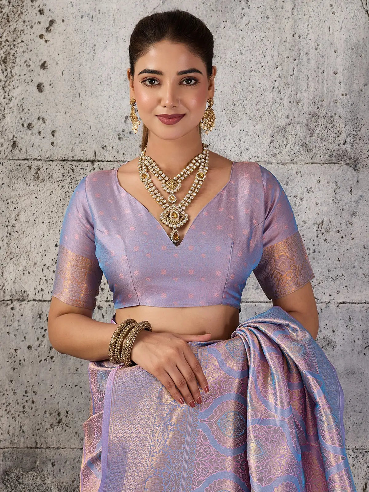 Tarani Suhani lavender Kanjivaram silk blend saree upper body blouse view with woven zari details