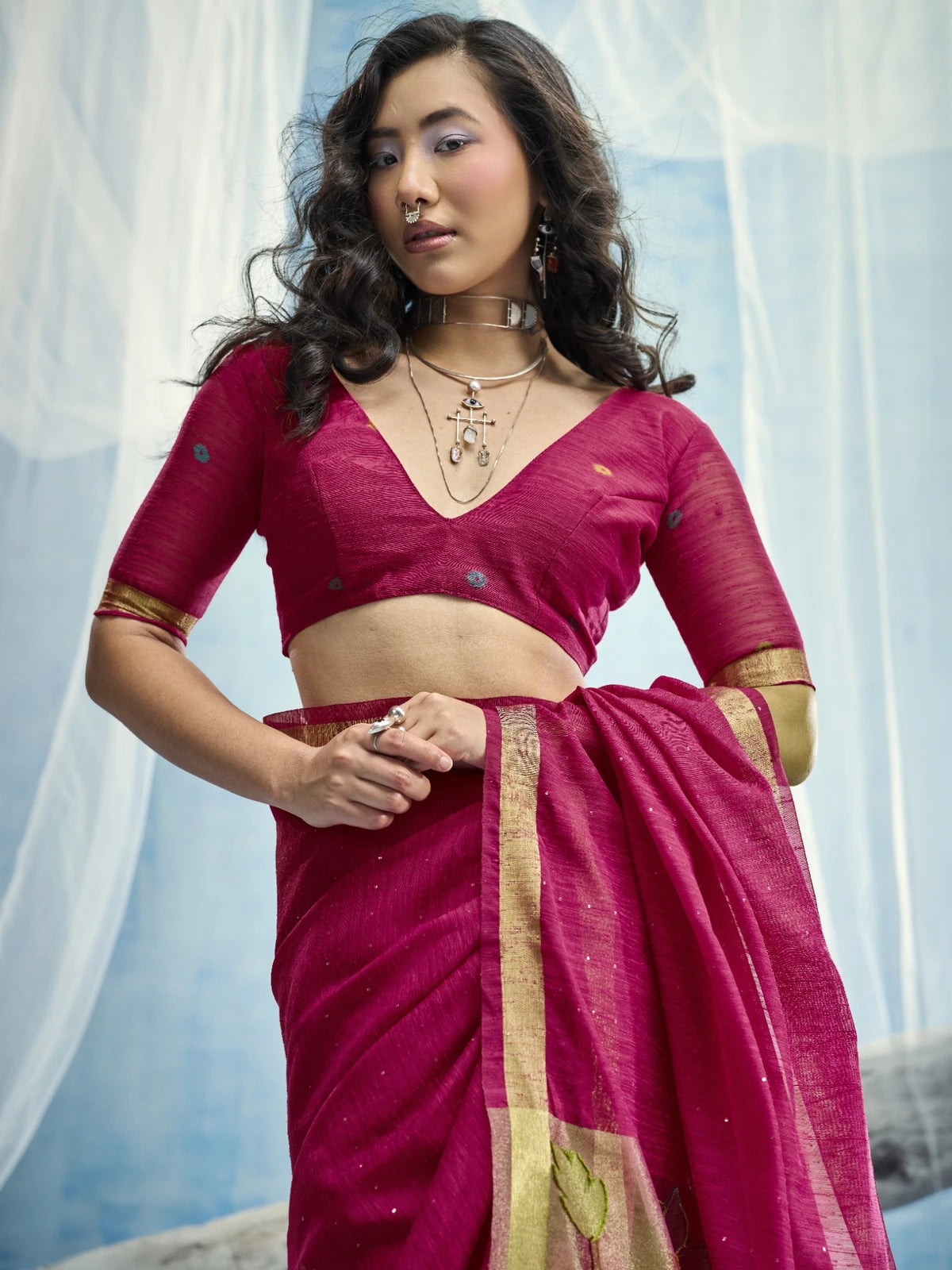 Tarani Juhi magenta Munga silk saree upper body view showing handloom blouse and elegant border