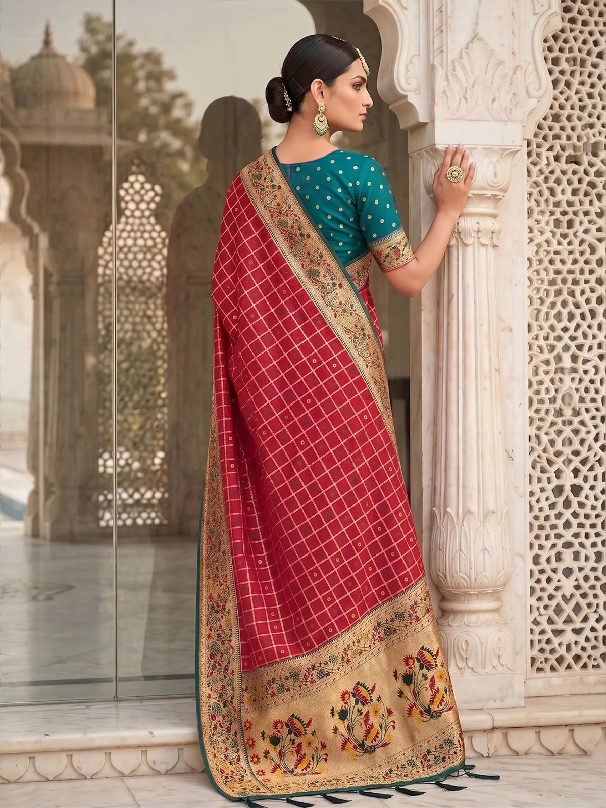 Tarani pink Banarasi silk saree back view with floral pallu design