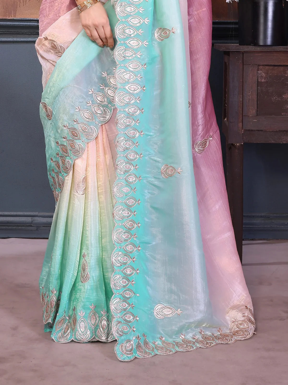 Tarani pastel green pallu with embroidery border in silk saree for festive occasions