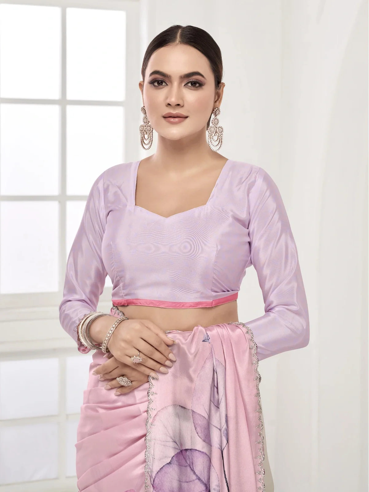 Tarani pink digital silk saree upper body view with lilac blouse and work border