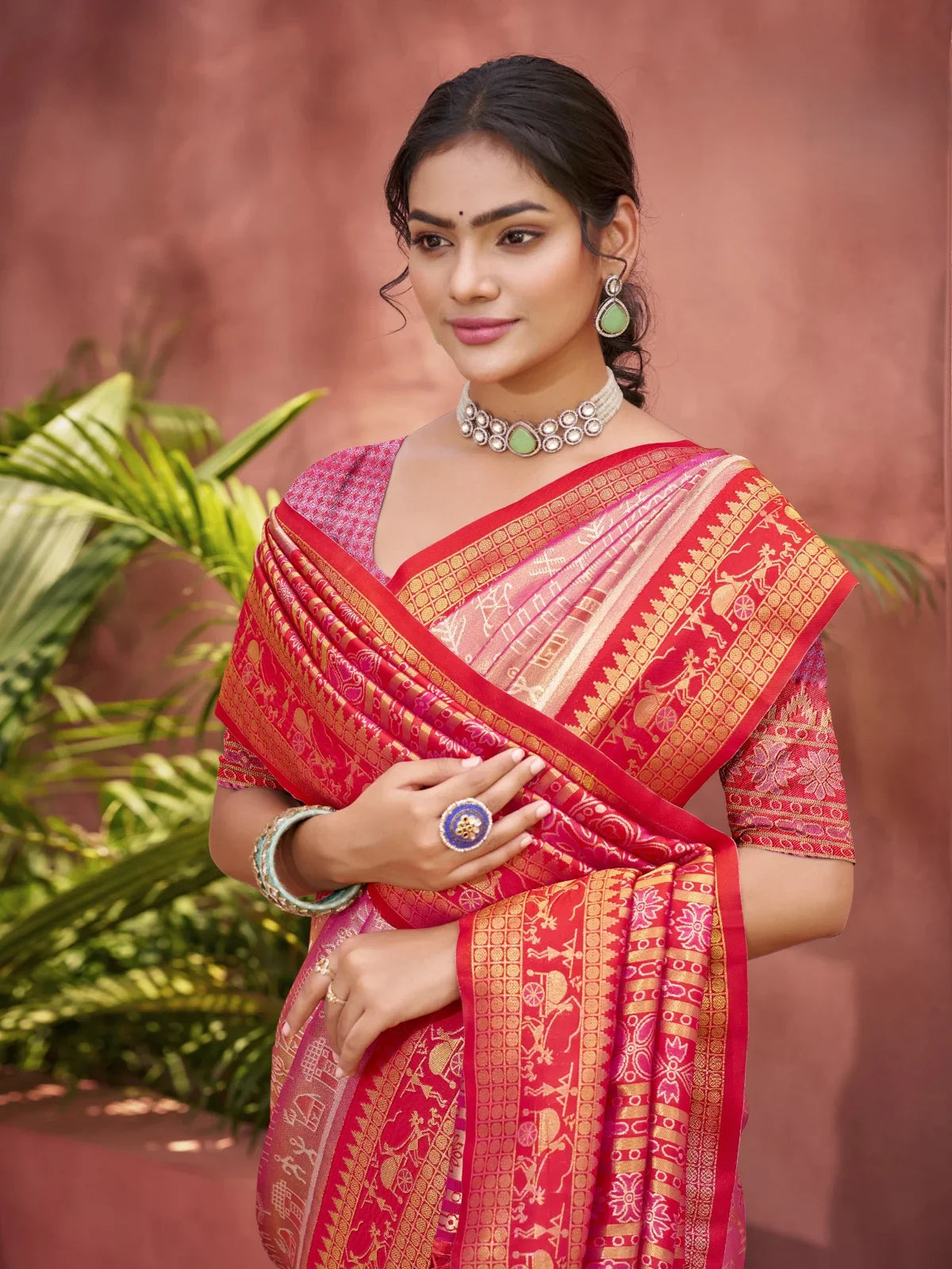 Tarani pink Kanjivaram silk saree upper body view showing blouse and zari border design