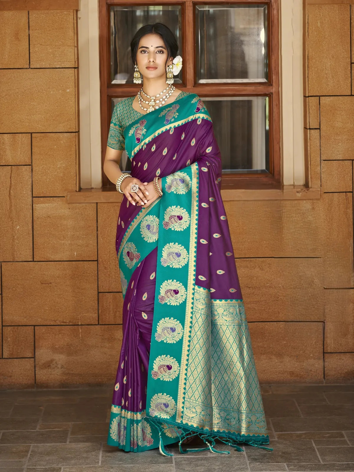 Tarani purple silk zari weaving saree with contrast border pallu full view for wedding and festive wear