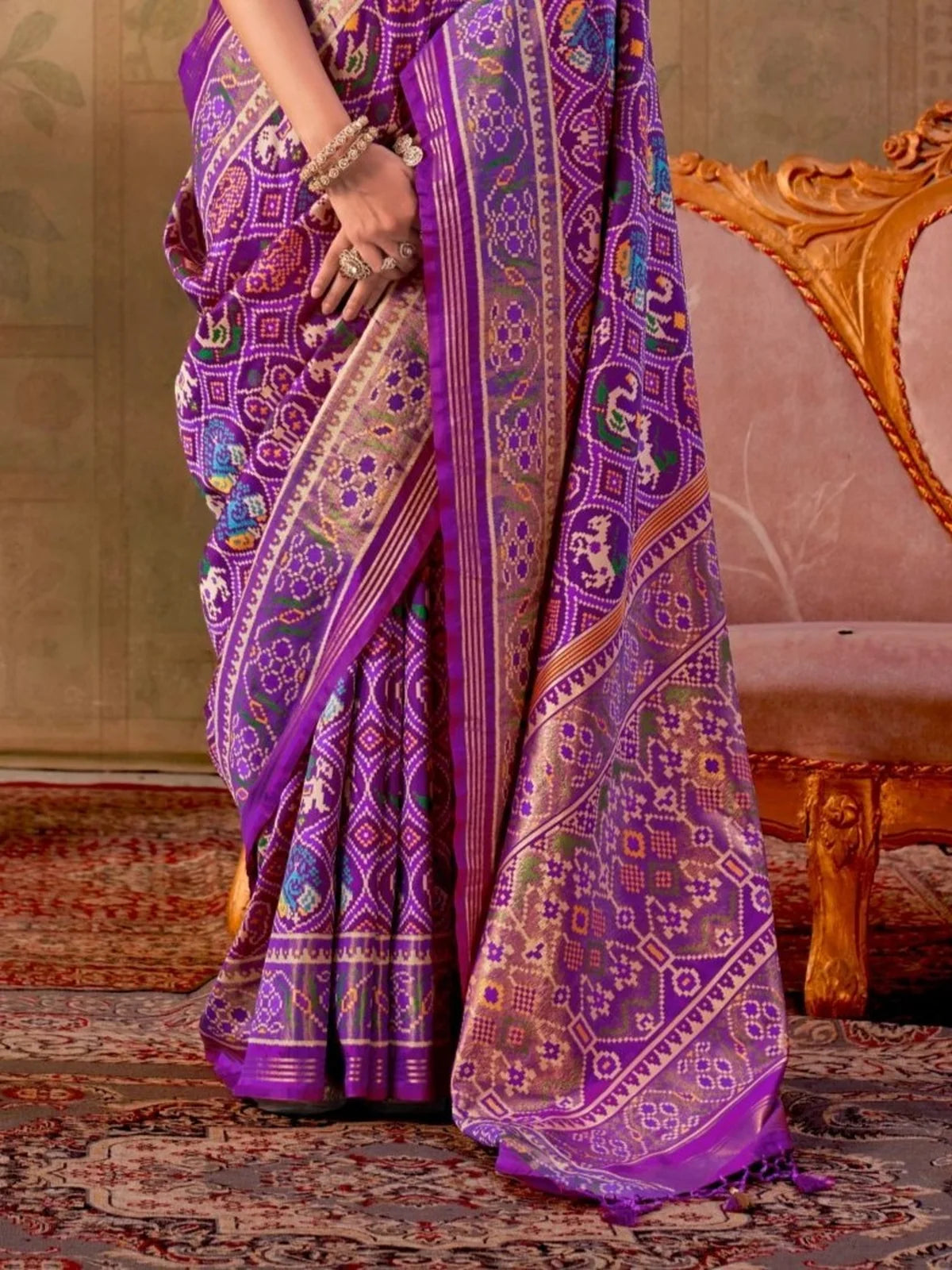 Tarani purple Patola silk saree pallu and border close view with jari work