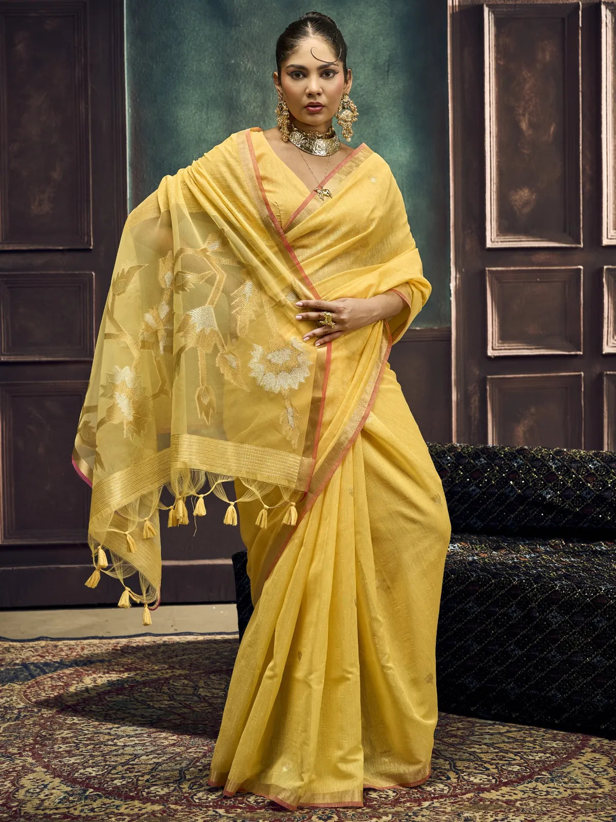 Tarani yellow Pure Munga Silk Handloom Weaving saree elegant front view