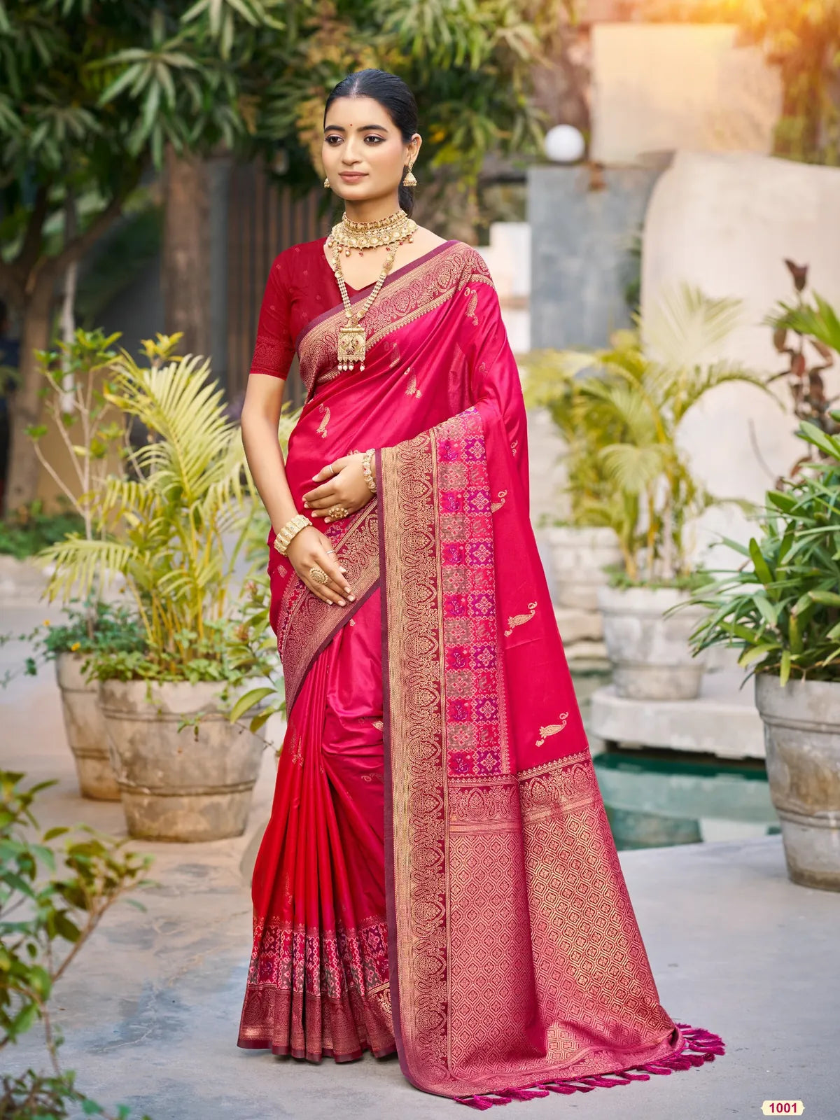 Tarani magenta soft silk saree with zari woven border full view for wedding and festive wear