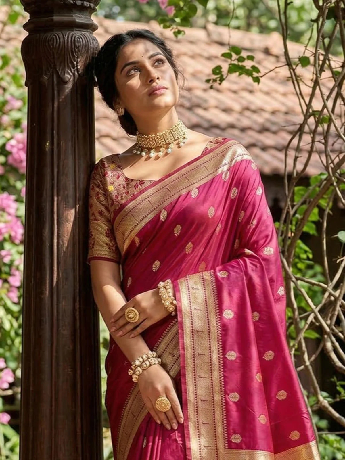 Tarani magenta soft silk saree upper body view with zari blouse detailing