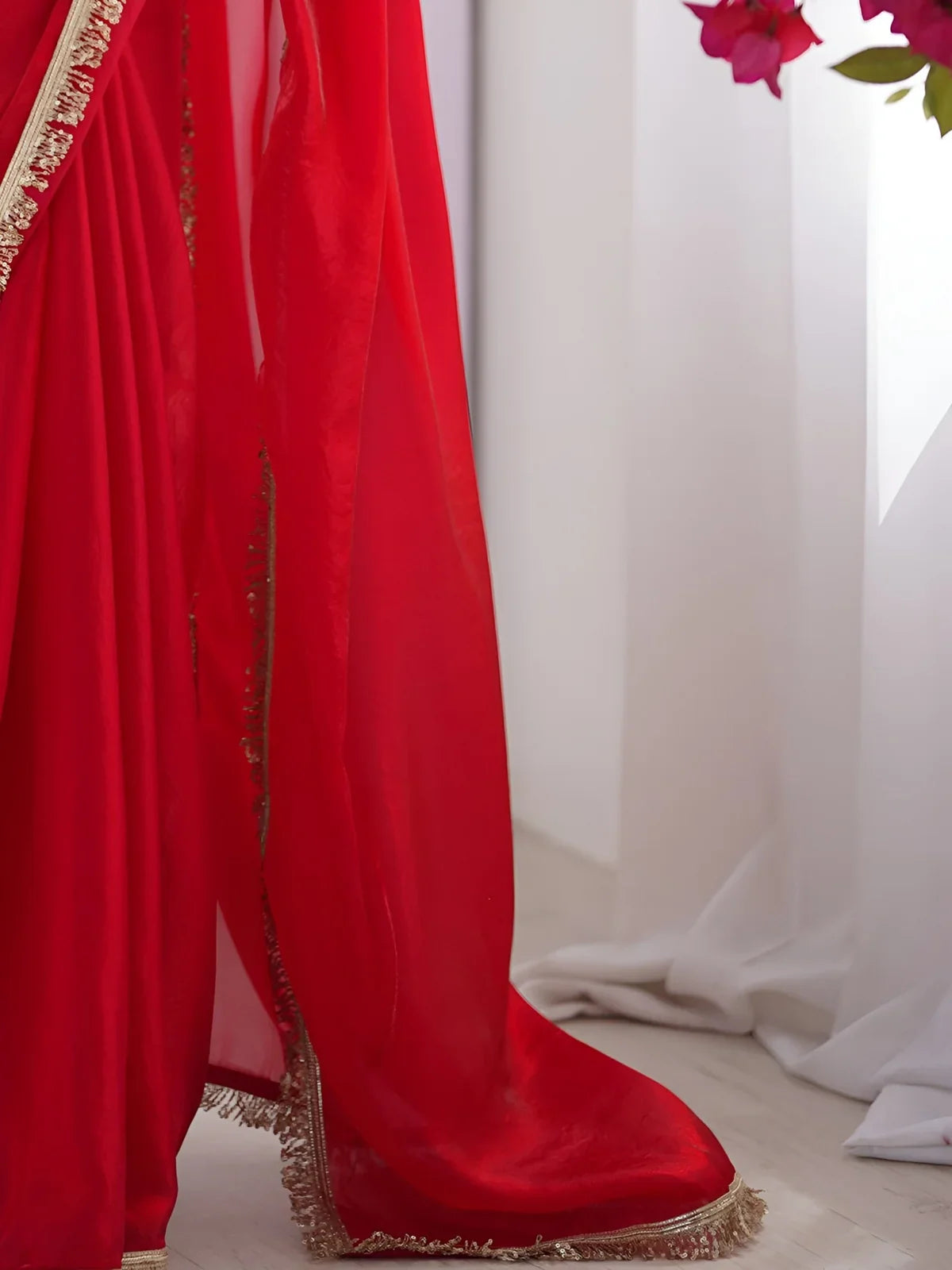 Tarani red space silk saree with sequin lace highlighting the pallu detailing – pallu view