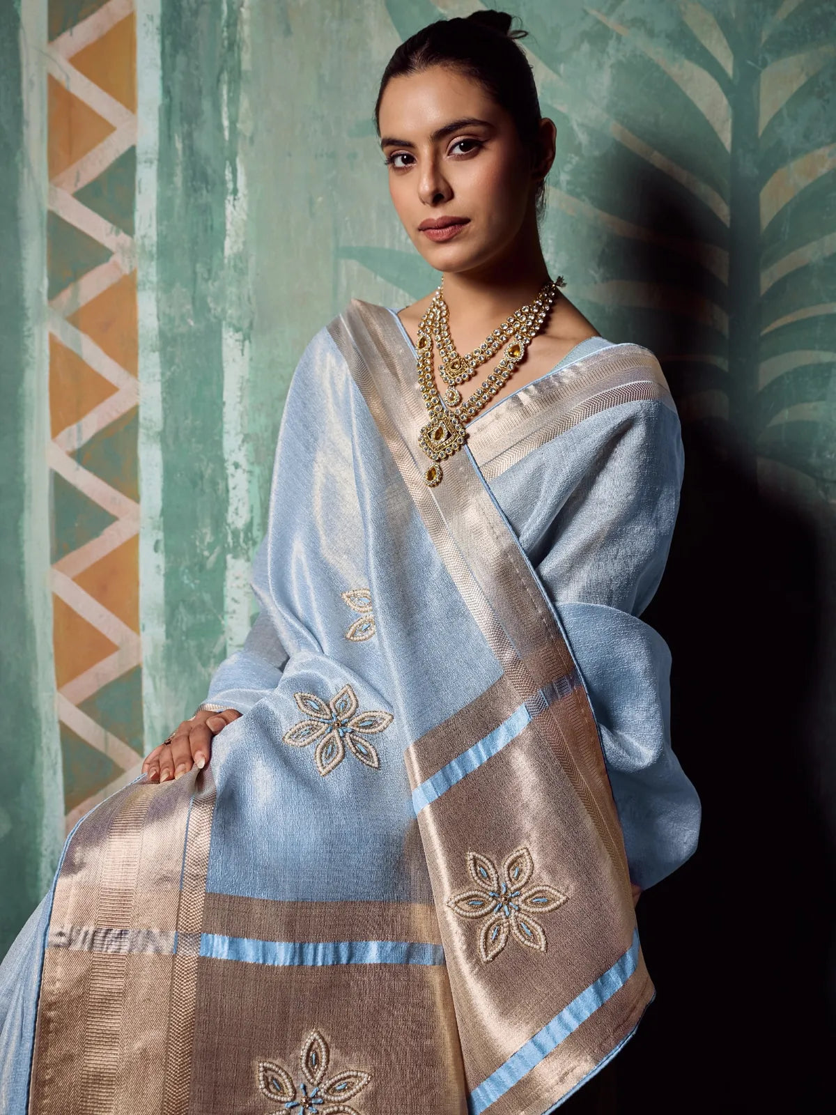 Tarani Maitri blue tissue cotton saree upper body view with handwork pallu and running blouse