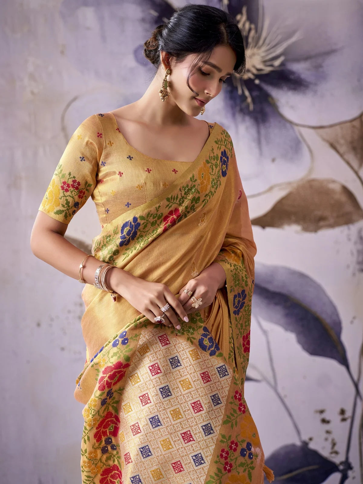 Tarani golden tissue silk saree floral woven design upper-body-view